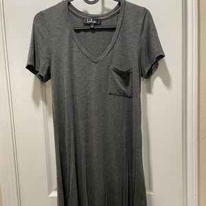 Lulu’s T-shirt dress in dark gray